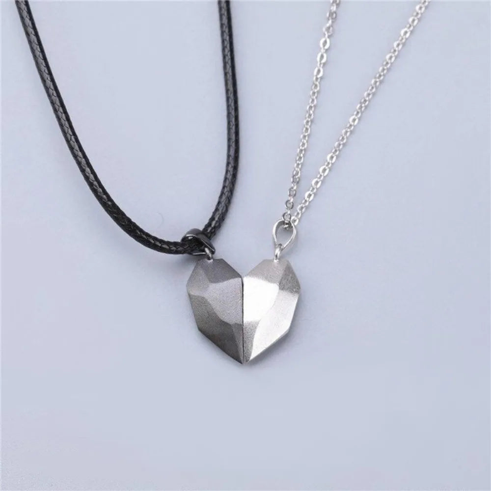 2Pcs/Set Fashion Couple Heart Magnetic Necklace – Matching Pendant Set for Weddings & Anniversaries - Image 2