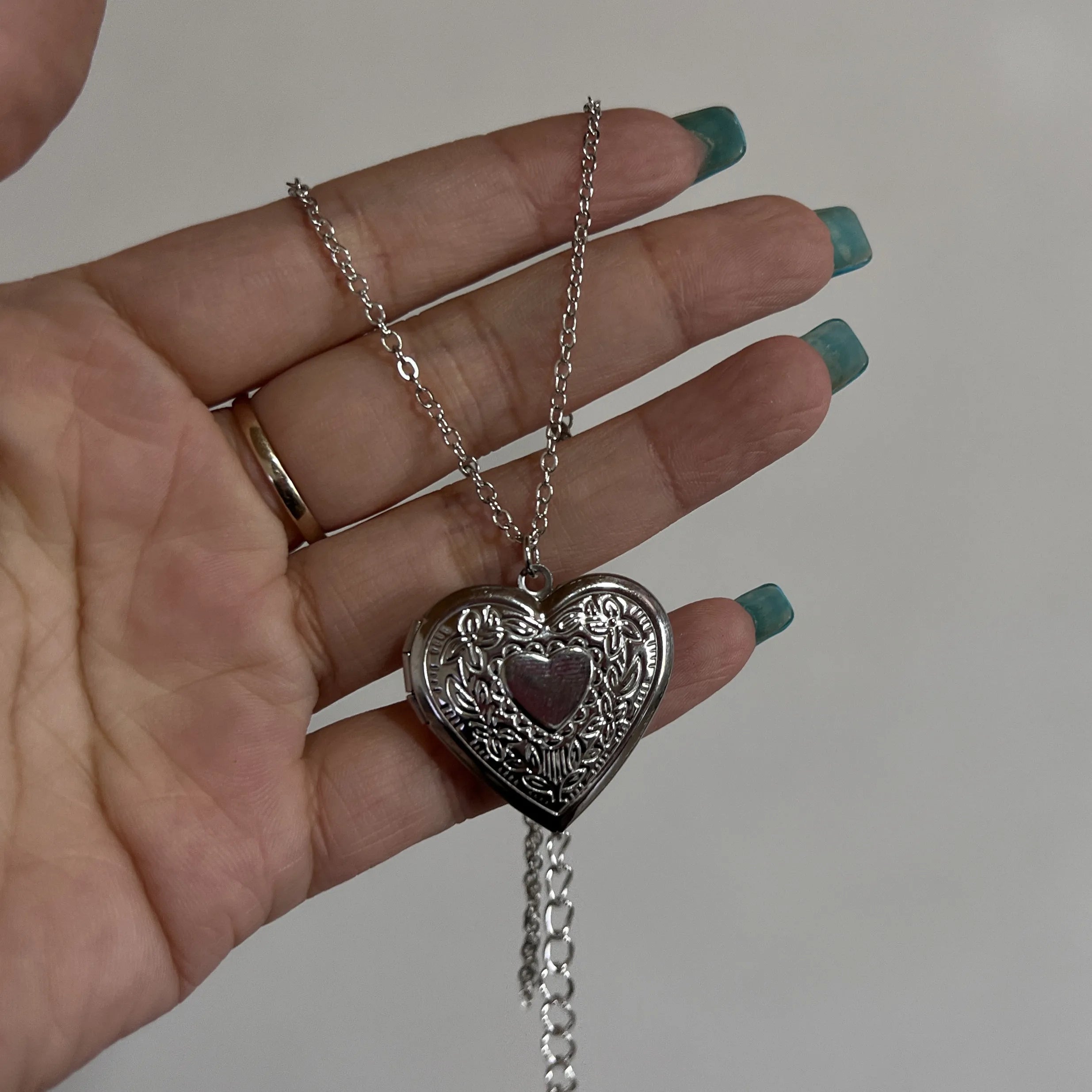 Romantic Heart Locket Pendant - Image 7