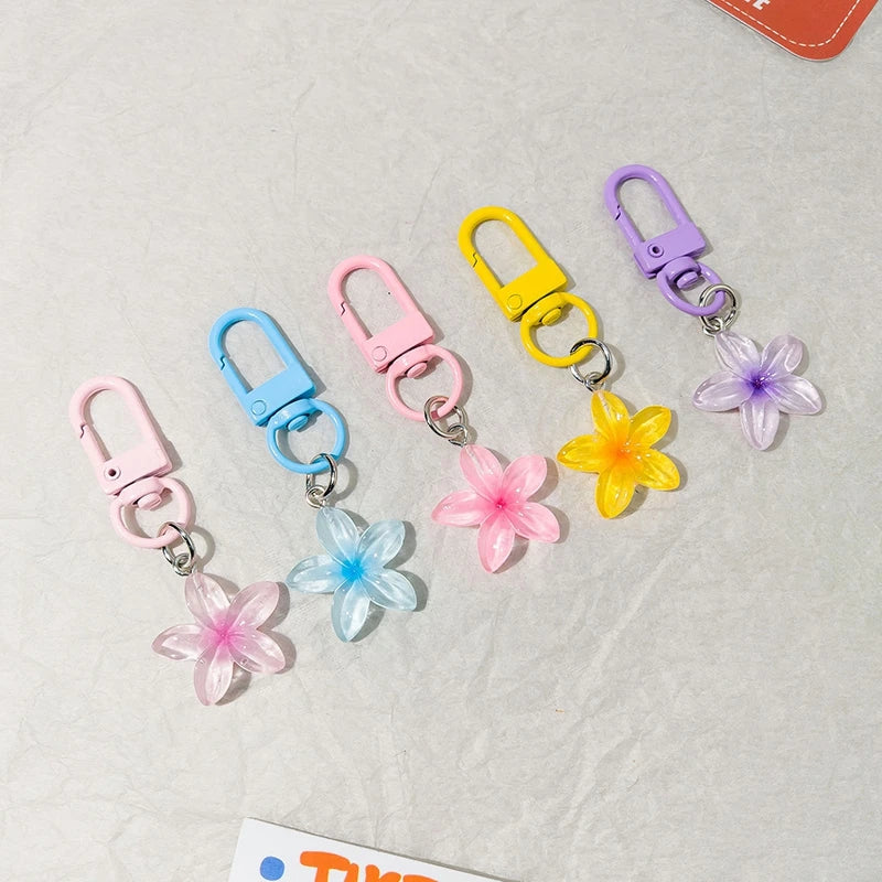 Cute Little Flower Pendant Keychain – Colorful Mini Resin Gift for Guests & Parties - Image 12